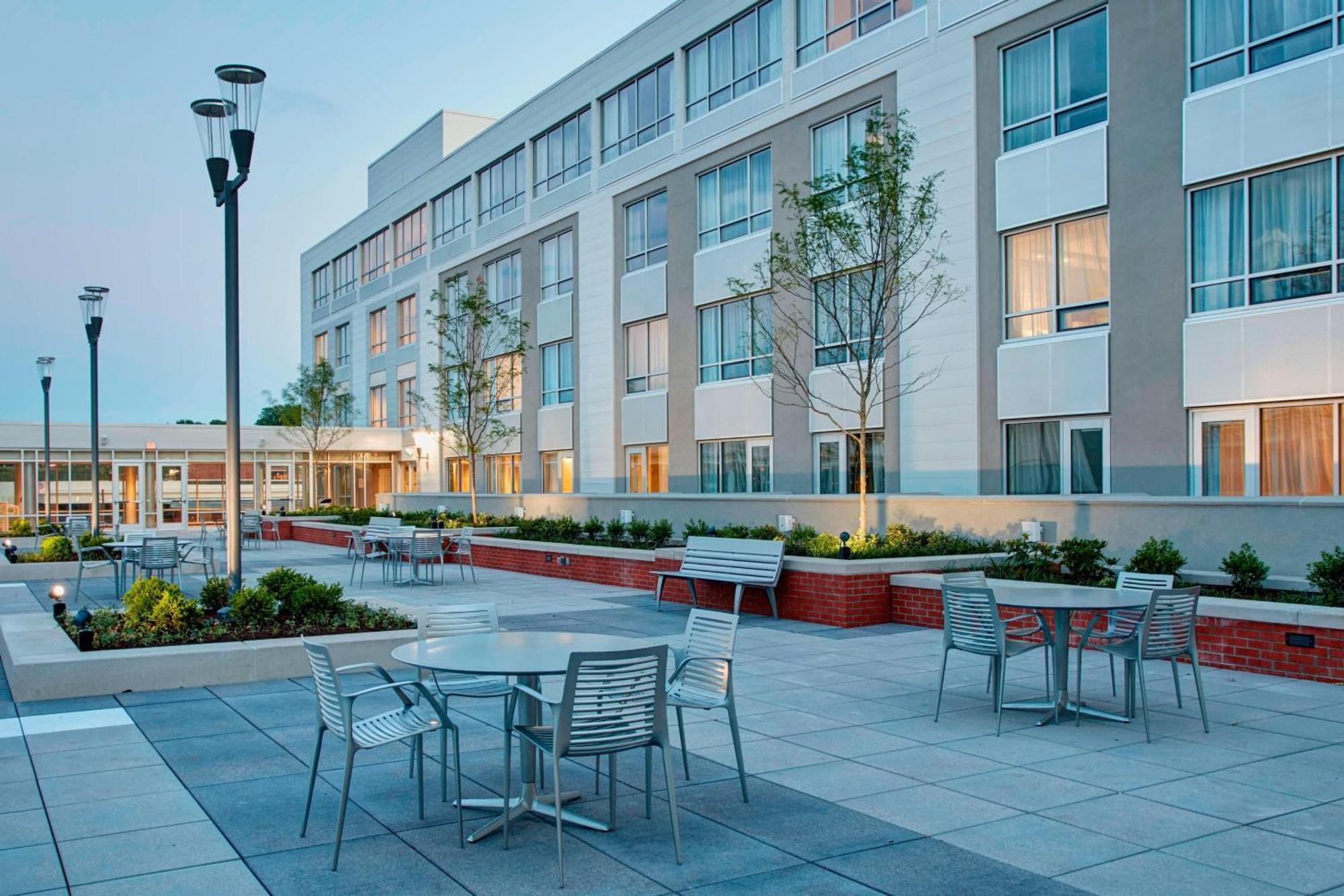 Hotel Courtyard By Marriott Erie Bayfront Esterno foto