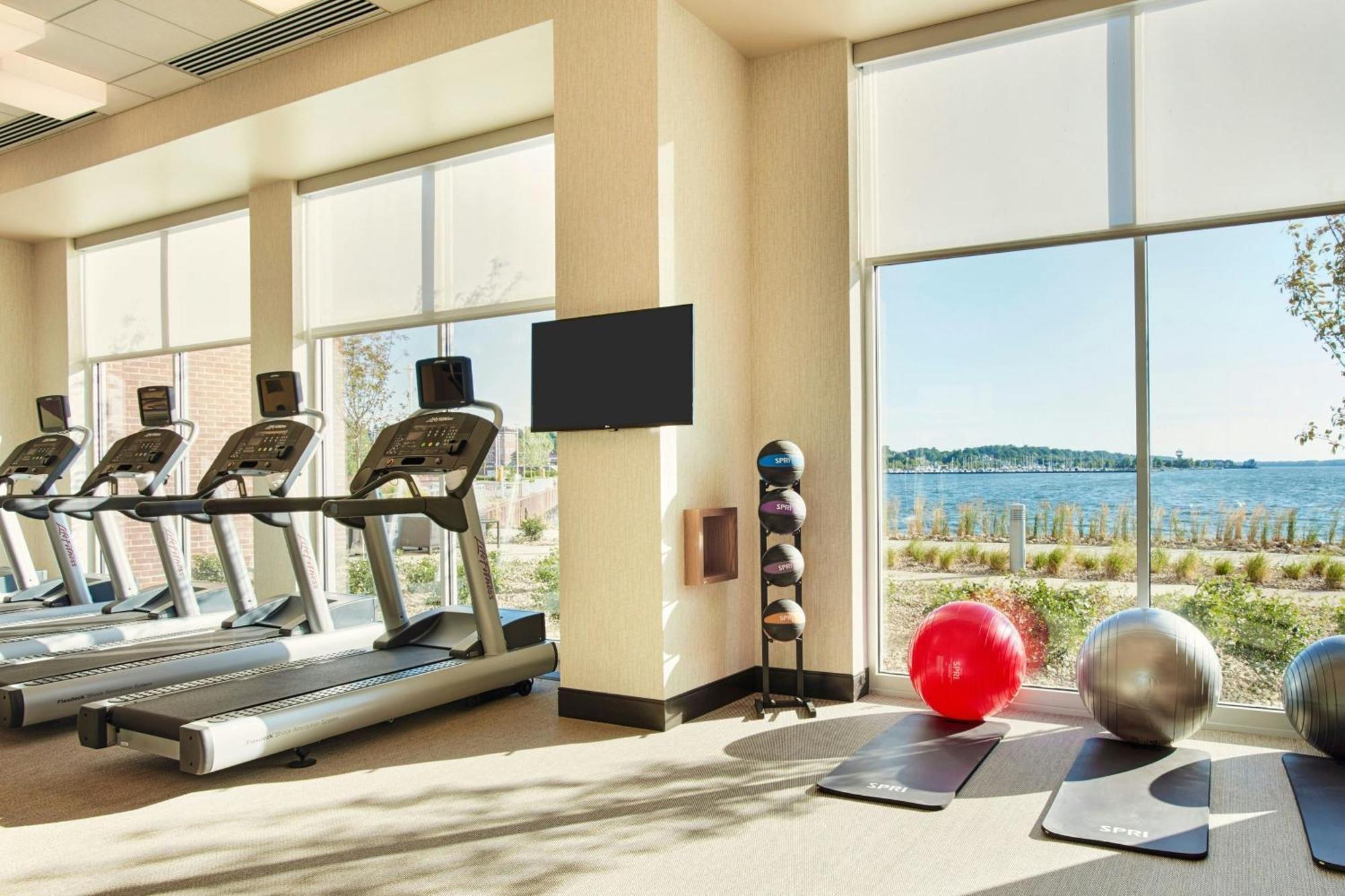 Hotel Courtyard By Marriott Erie Bayfront Esterno foto
